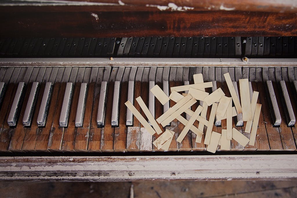 Piano keyboard II, 20 x 30 in, chromogenic print, 2015